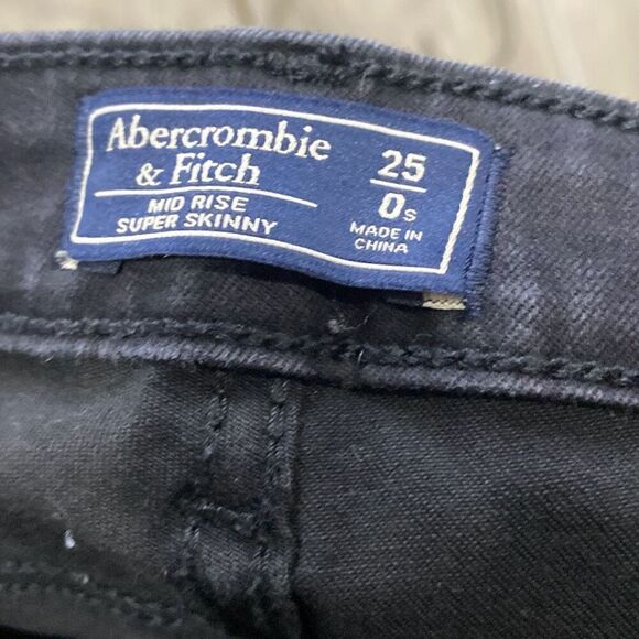 Distressed Abercrombie and Fitch Skinny Jeans - Picture 8 of 9